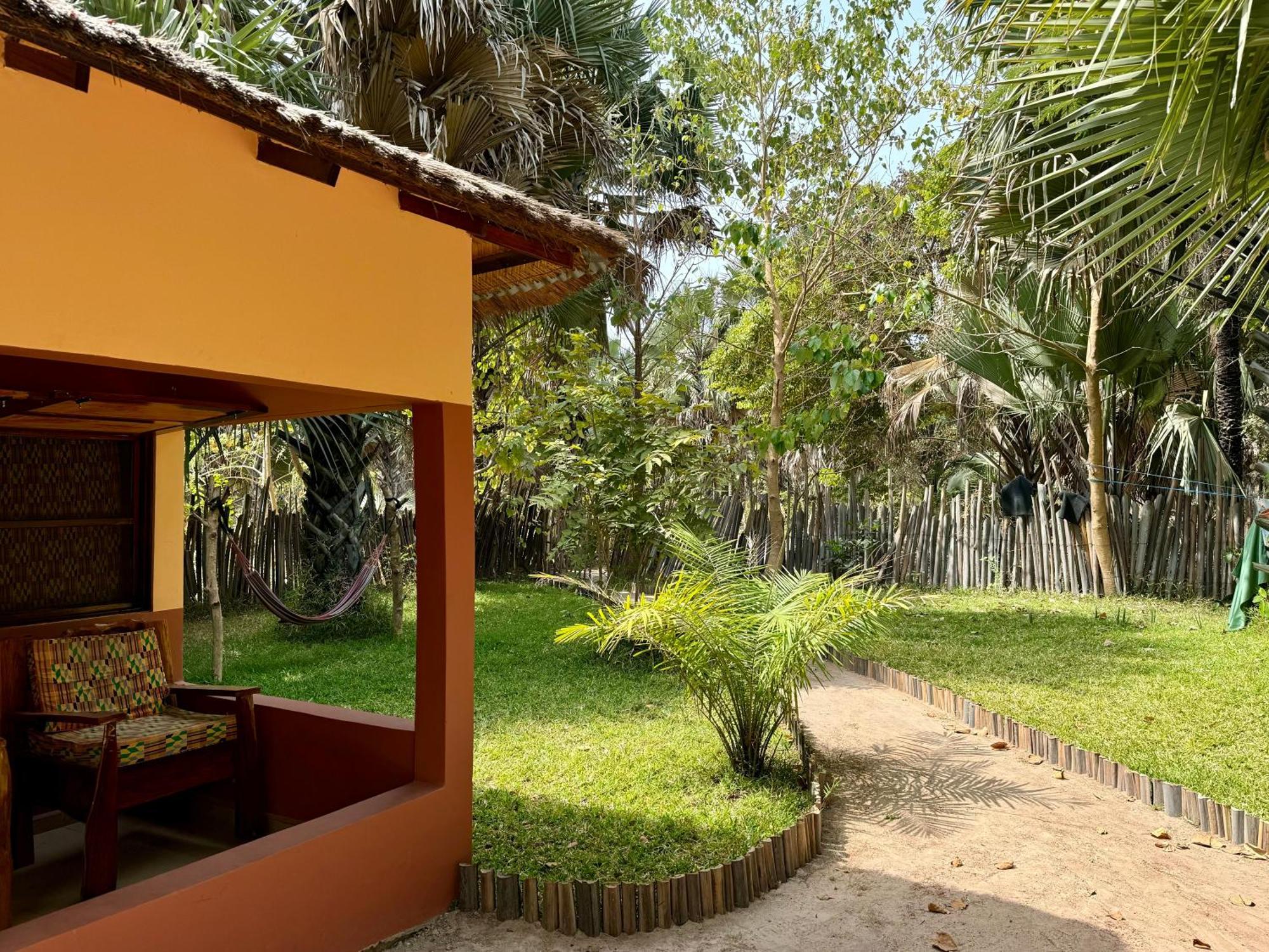 Little'S Nature Retreat Kartong Exterior photo