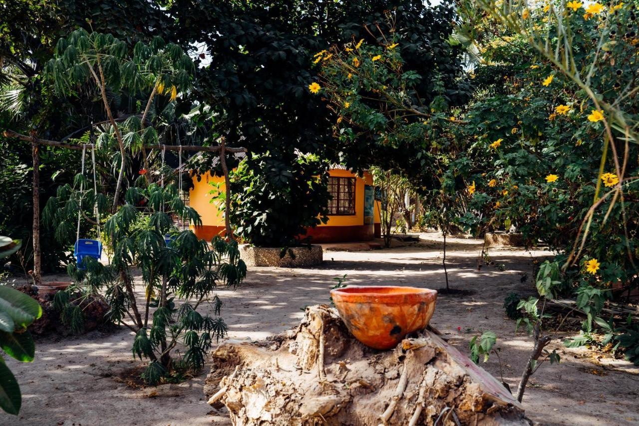 Little'S Nature Retreat Kartong Exterior photo